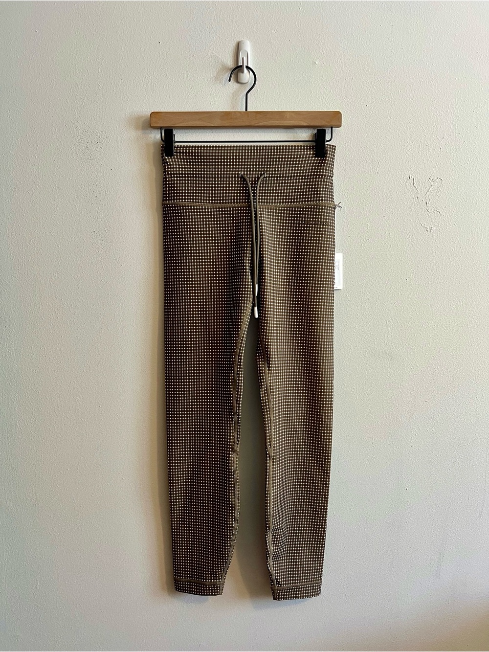 nwt cream yoga aria olive green gingham leggings